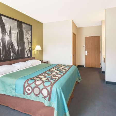 Super 8 By Wyndham Cresco Ia Hotel Eksteriør billede