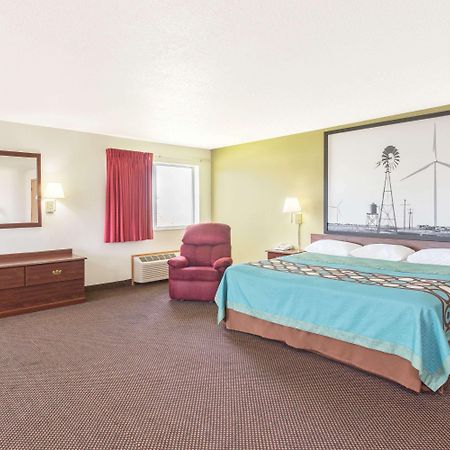 Super 8 By Wyndham Cresco Ia Hotel Eksteriør billede