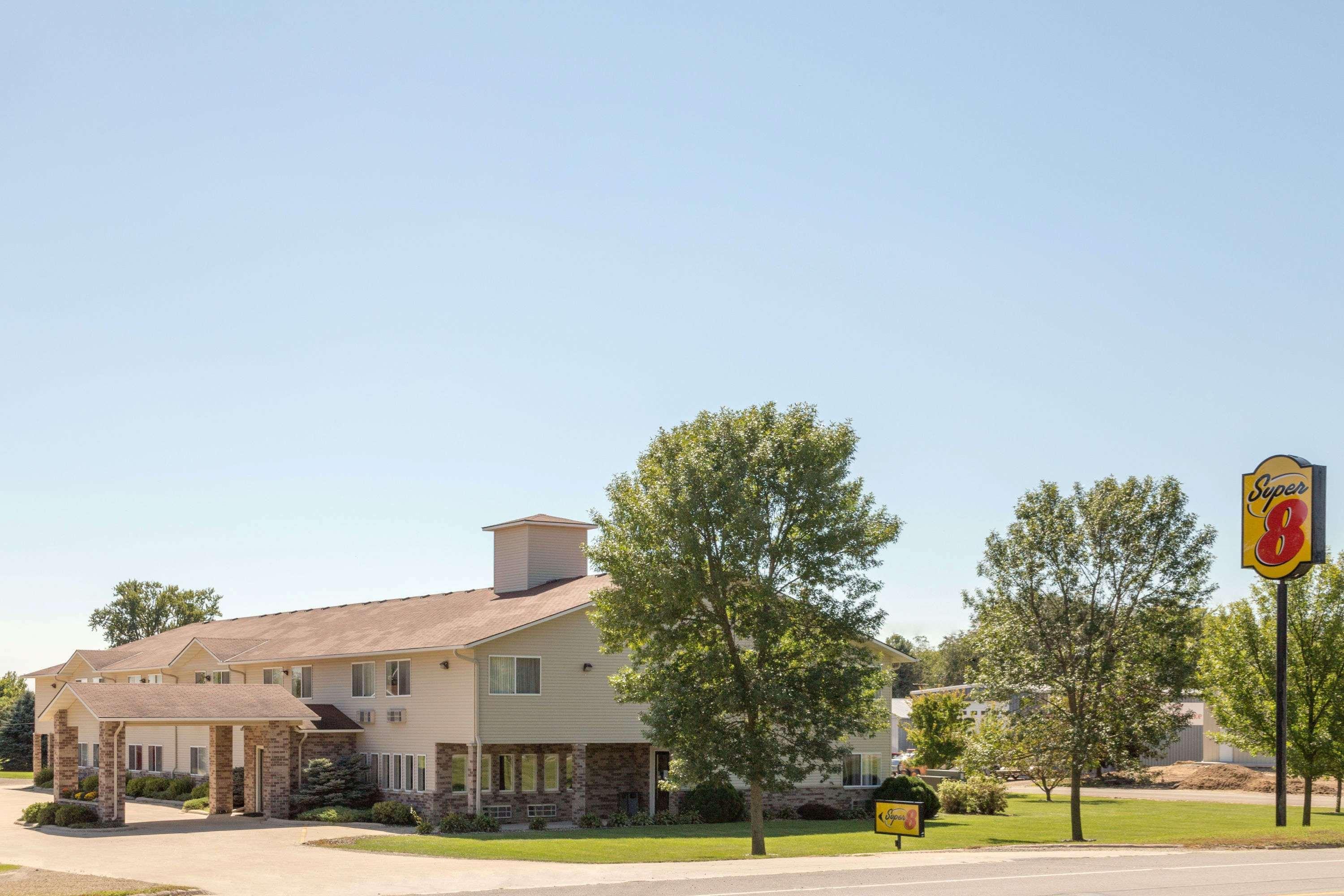 Super 8 By Wyndham Cresco Ia Hotel Eksteriør billede